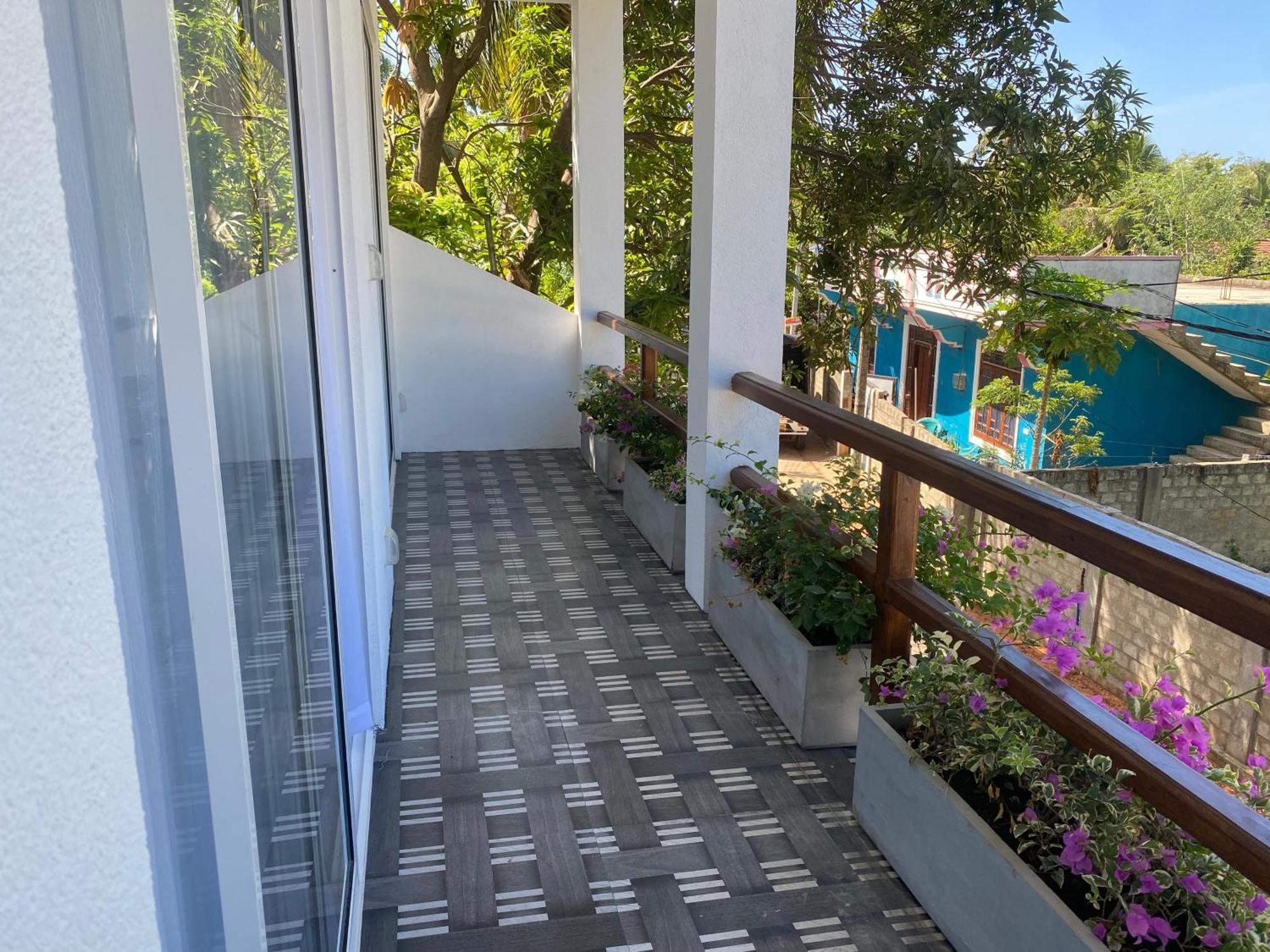Trinco Beach Resort Triquinimale Exterior foto